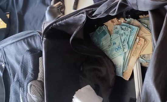 Três suspeitos são presos com R$ 60 mil após furto a loja no Centro de Aracaju