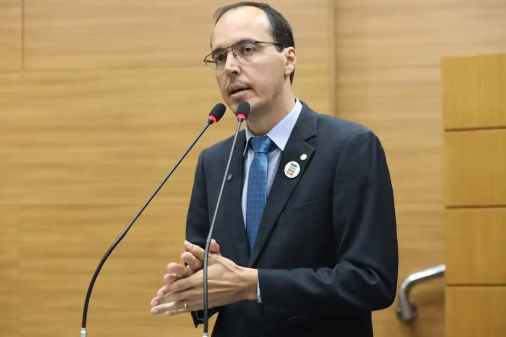 Georgeo Passos cobra gratificação de periculosidade para policiais e reclama de obra parada em rodovia de Sergipe