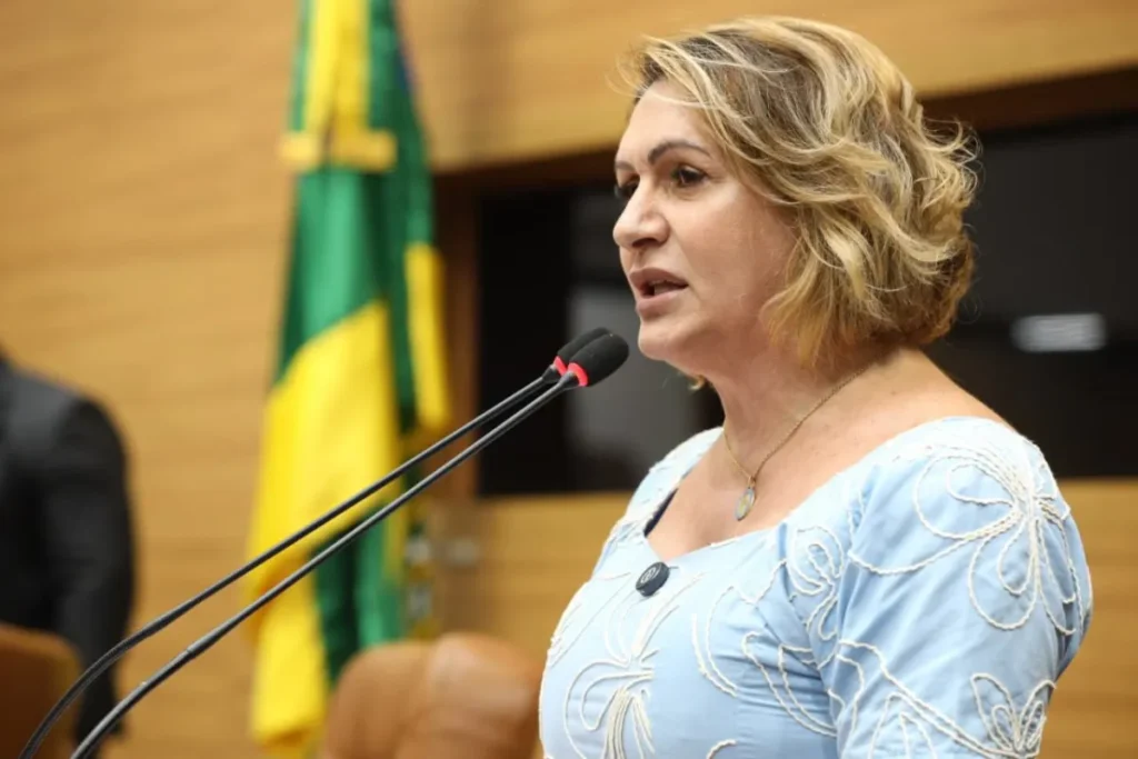 Linda Brasil critica falta de diálogo da Prefeitura de Capela com aprovados em concurso público