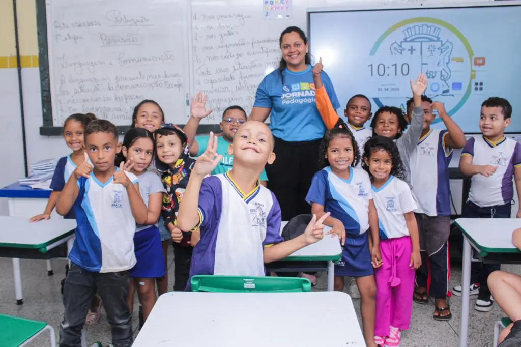 Escola de Aracaju substitui sirene por assistente virtual para atender estudantes com sensibilidade ao som