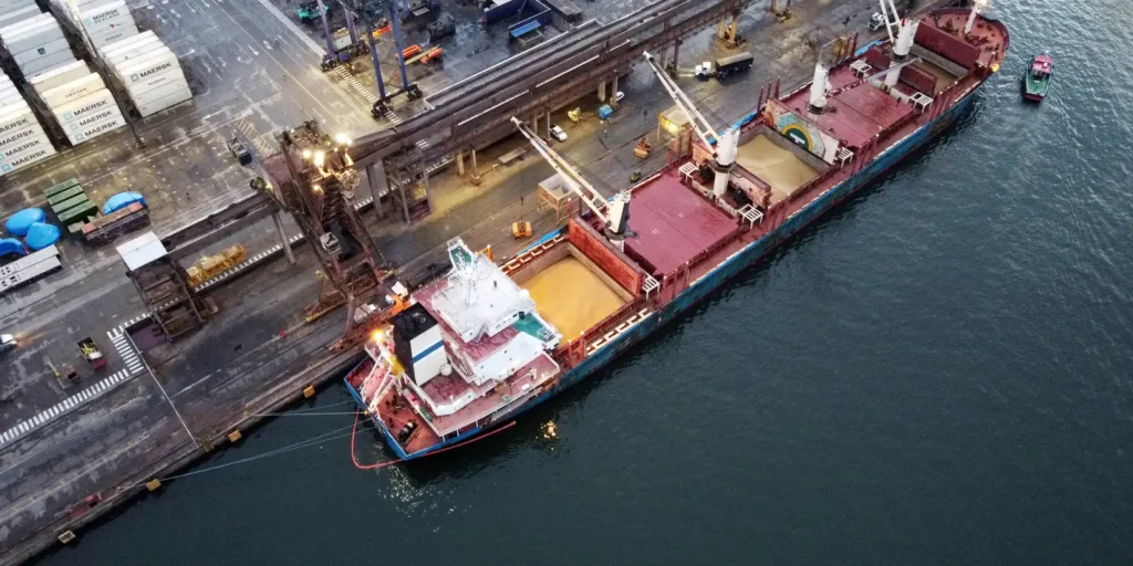 Exportações para os EUA caem 25,5% em janeiro; vendas à China avançam 17,4%