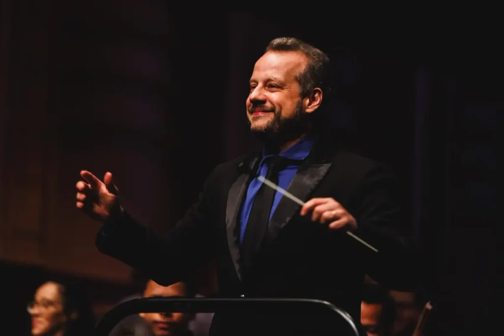 Maestro Guilherme Mannis deixa comando da Orquestra Sinfônica de Sergipe após 19 anos