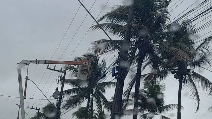Energisa amplia equipes e orienta população para enfrentar chuvas e raios em Sergipe