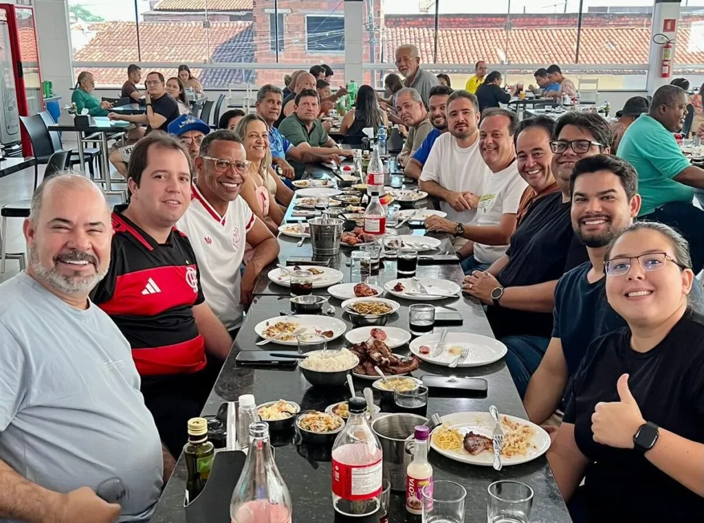 André Moura almoça com vereadores e lideranças políticas em Aracaju