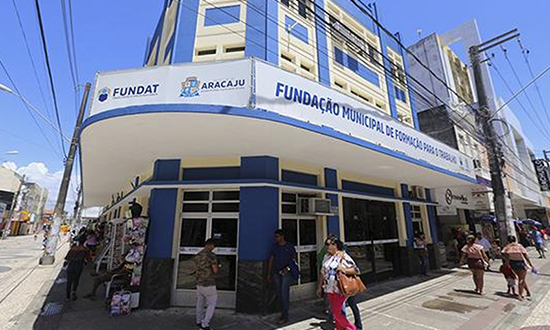 Fundat oferece vagas para analista financeiro, operador de produção e outras funções nesta terça-feira