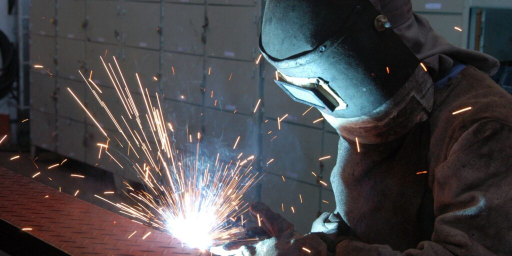 Inflação na porta de fábrica cai 4,53% em 2025, a segunda menor desde 2014