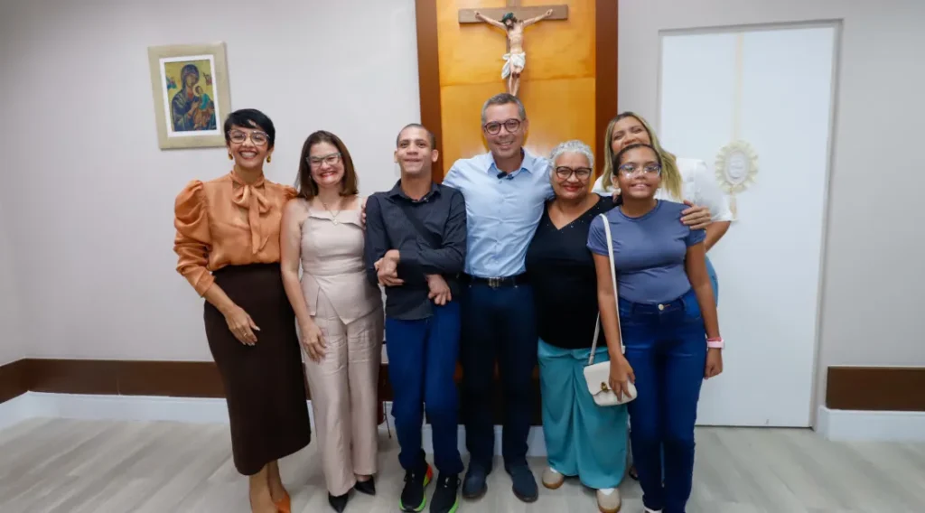 Governador de Sergipe homenageia estudante da rede estadual que conquistou 1º lugar na UFS