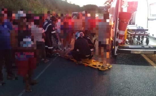 Idosa de 70 anos sofre fraturas após atropelamento na SE-270, em Salgado