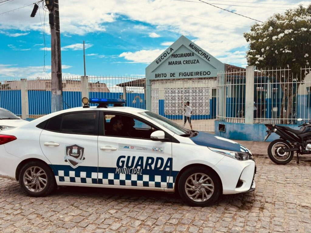 Caos no Centro: Moradora denuncia bloqueio de garagens por caminhões em Itabaiana