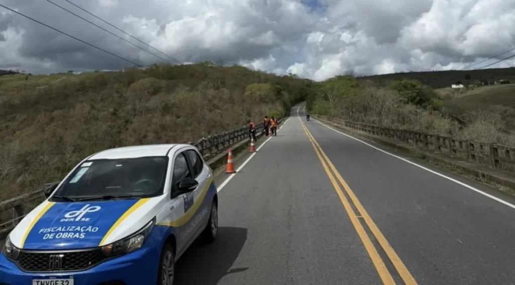 Governo de Sergipe instala guarda-corpos na ponte sobre o Rio Vaza-Barris, na SE-170