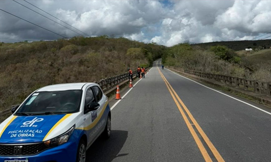 Instalação de guarda-corpos reforça segurança em ponte entre São Domingos e Lagarto
