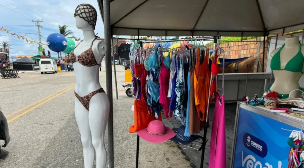 Verão Sergipe 2026 impulsiona renda de empreendedores na Praia da Caueira