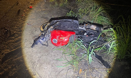 Colisão frontal na SE-431 deixa um morto e três feridos; motorista foge