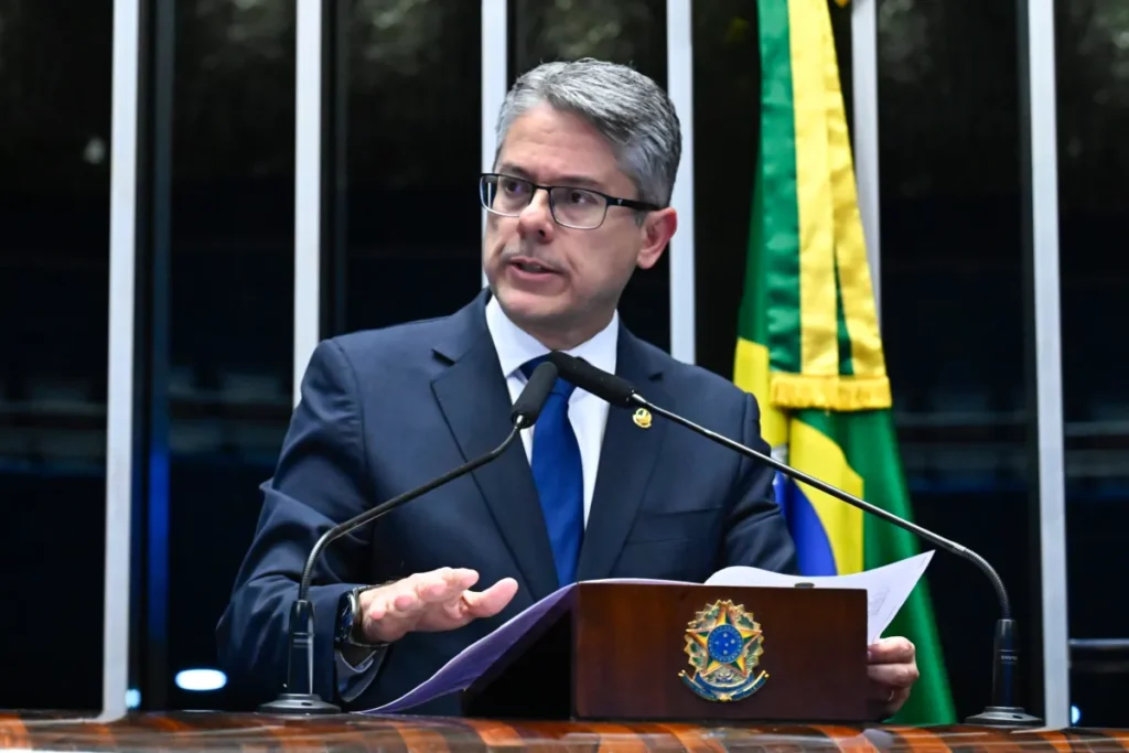 Alessandro diz que Câmara “desidratou” combate aos crimes dos poderosos no PL Antifacção