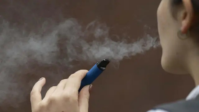 Cigarro eletrônico afeta a saúde mental de adolescentes e jovens