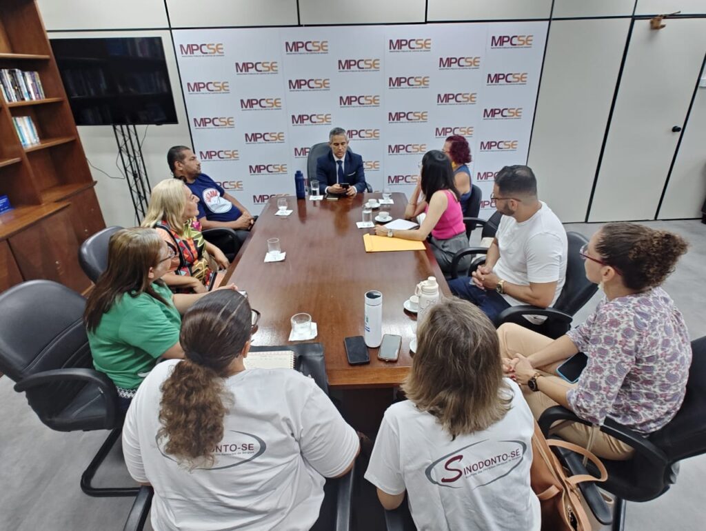 MPC-SE recebe sindicatos para discutir atuação de Organizações Sociais na saúde de Aracaju