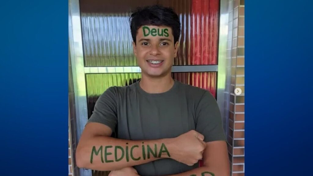 De Salvador para a USP: Jovem estuda sozinho em casa e conquista 1º lugar em Medicina