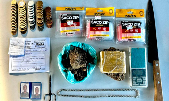 Polícia Militar apreende drogas e materiais para tráfico em São Cristóvão