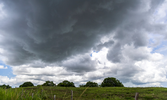 Sergipe recebe aviso meteorológico para chuvas intensas até domingo