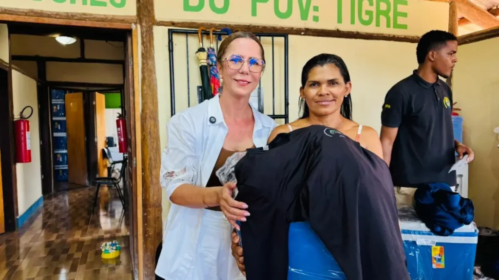 Delegada Katarina entrega 138 kits de pesca e mobília à Associação do Povoado Tigre