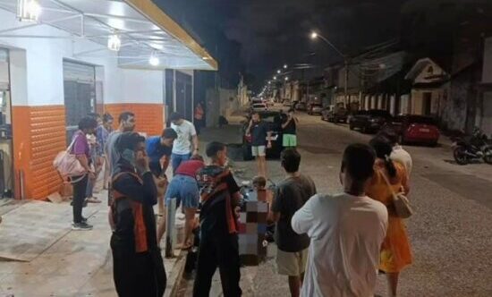 Motociclista de 20 anos é hospitalizado após colisão no bairro São José