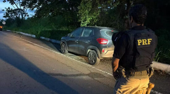 Casal é achado morto em estado de putrefação dentro de carro na BR-101, em Muribeca