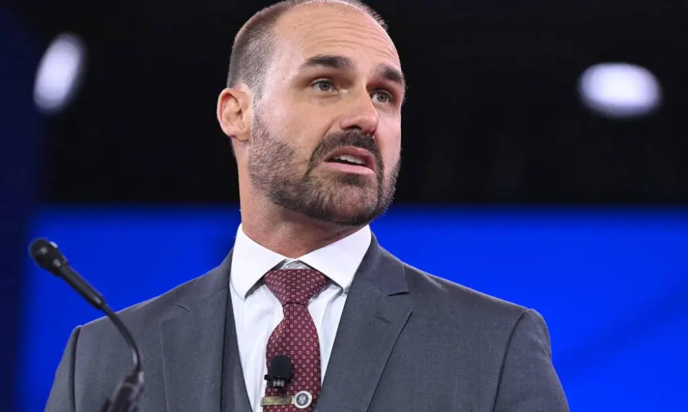 STF torna Eduardo Bolsonaro réu por coação