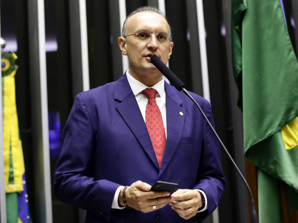 Fábio Henrique entre o Senado e a Câmara: O xadrez político para 2026