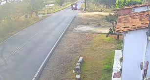 Motociclista se fere após bater na traseira de viatura do Corpo de Bombeiros em Macambira