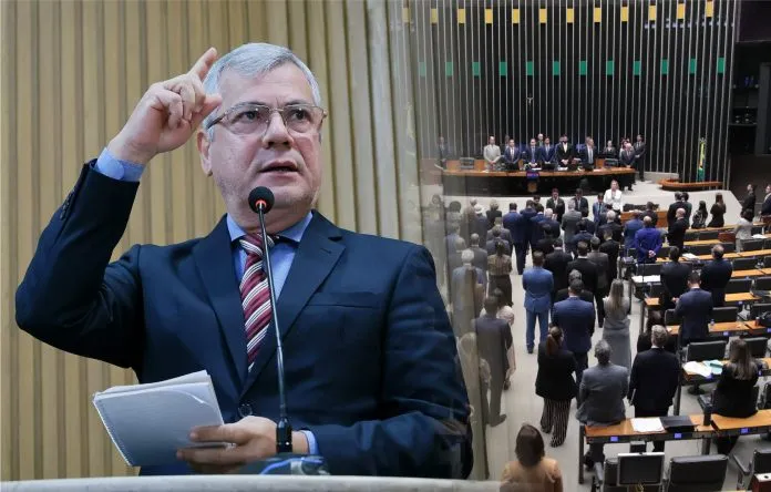 Vereador Iran denuncia manobra para impedir votação que acaba com escala 6×1 na CCJ da Câmara