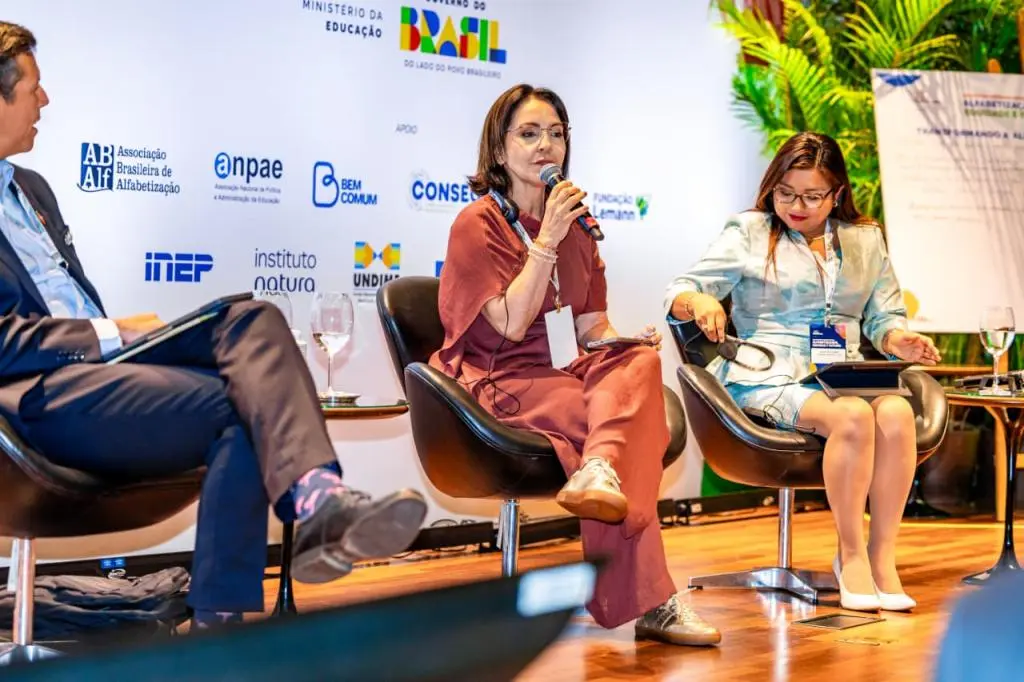 Prefeita Emília Corrêa apresenta política municipal de alfabetização de Aracaju em evento do Ministério da Educação