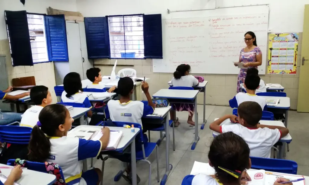 Escolas deverão incorporar conteúdos sobre prevenção à violência contra mulheres e crianças