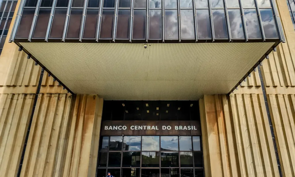 Mercado eleva projeção da inflação para 4,17% em 2026, diz Focus