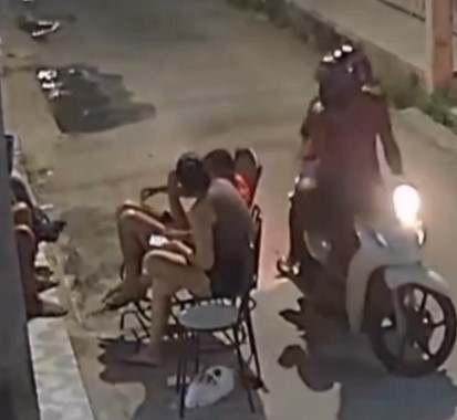 Câmeras flagram assalto à mão armada em rua do Conjunto Médici, em Aracaju