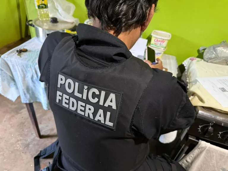 Polícia Federal realiza operação Novo Oeste contra tráfico e lavagem de dinheiro