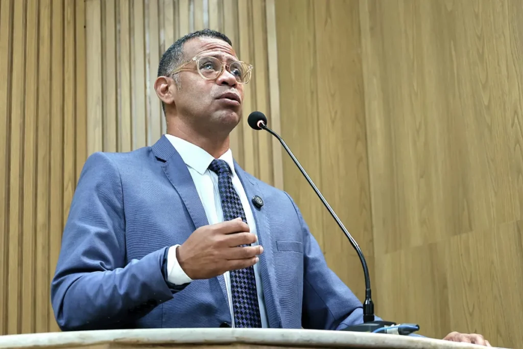 Vereador Byron enaltece atuação da Abrasel e pede mais apoio a empresários
