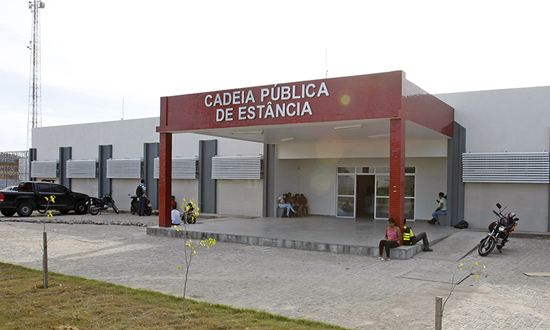 Detento é autuado por tentar matar companheira durante visita íntima na Cadeia Pública de Estância