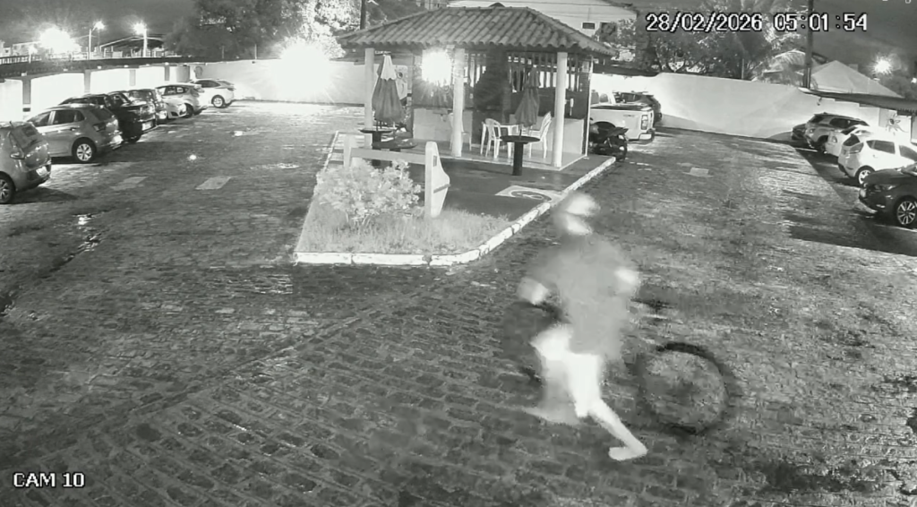 Polícia Civil busca homem que invadiu condomínio e furtou cinco bicicletas em Aracaju
