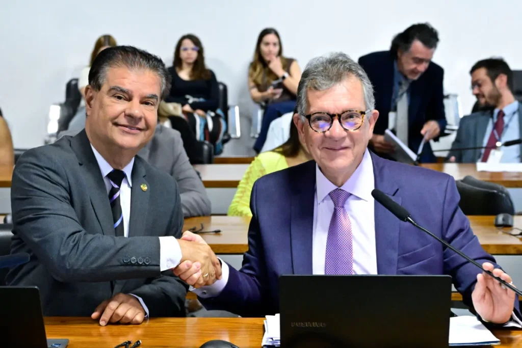 Projeto de Laércio Oliveira propõe levar ações sobre câncer de próstata a estádios, academias e bares