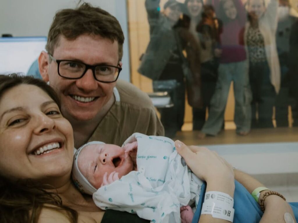 Apresentadora da LeoDias TV Taisa Pelosi dá à luz Clara Maria; bebê nasceu às 4h34