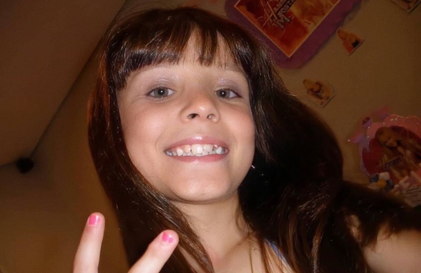 Larissa Manoela resgata álbum de aniversário inspirado em Hannah Montana e brinca com “dupla personalidade”