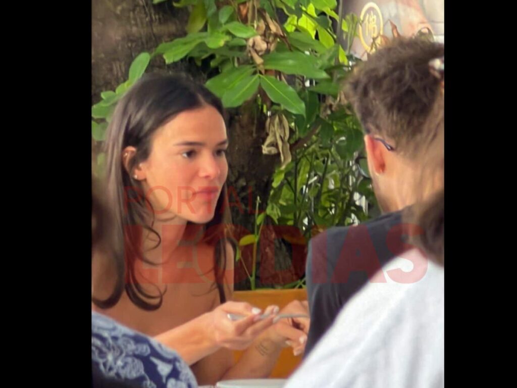 João Guilherme diz que mantém amizade com Bruna Marquezine e fala sobre Lollapalooza