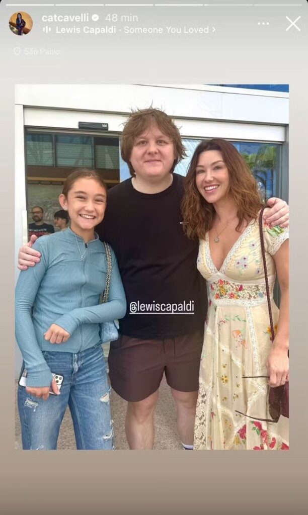 Enteada de Jorginho posa com Lewis Capaldi após episódio envolvendo Chappell Roan