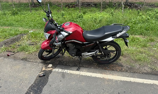 Motociclista socorrido após colisão traseira com carro na SE-265, em Lagarto