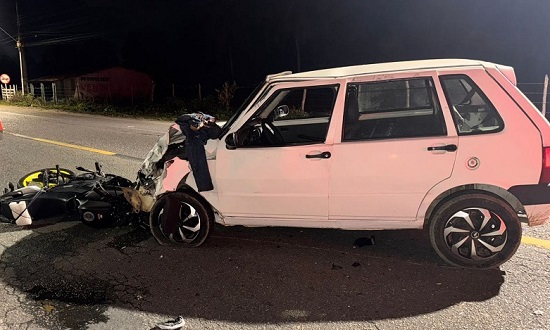 Motociclista morre após colisão frontal com carro na Rodovia dos Náufragos