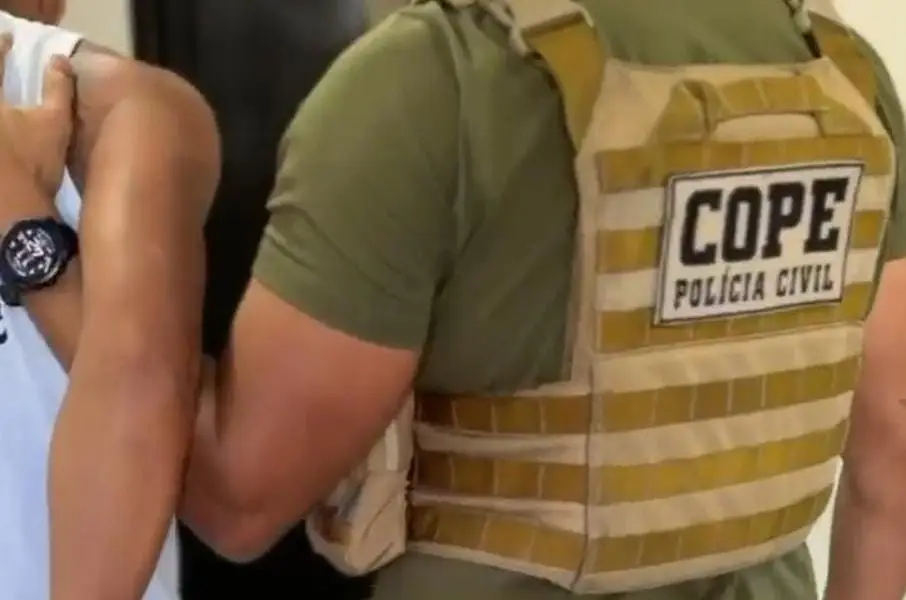 Cope cumpre mandado e prende condenado por roubo, porte ilegal de arma e corrupção de menores em Aracaju