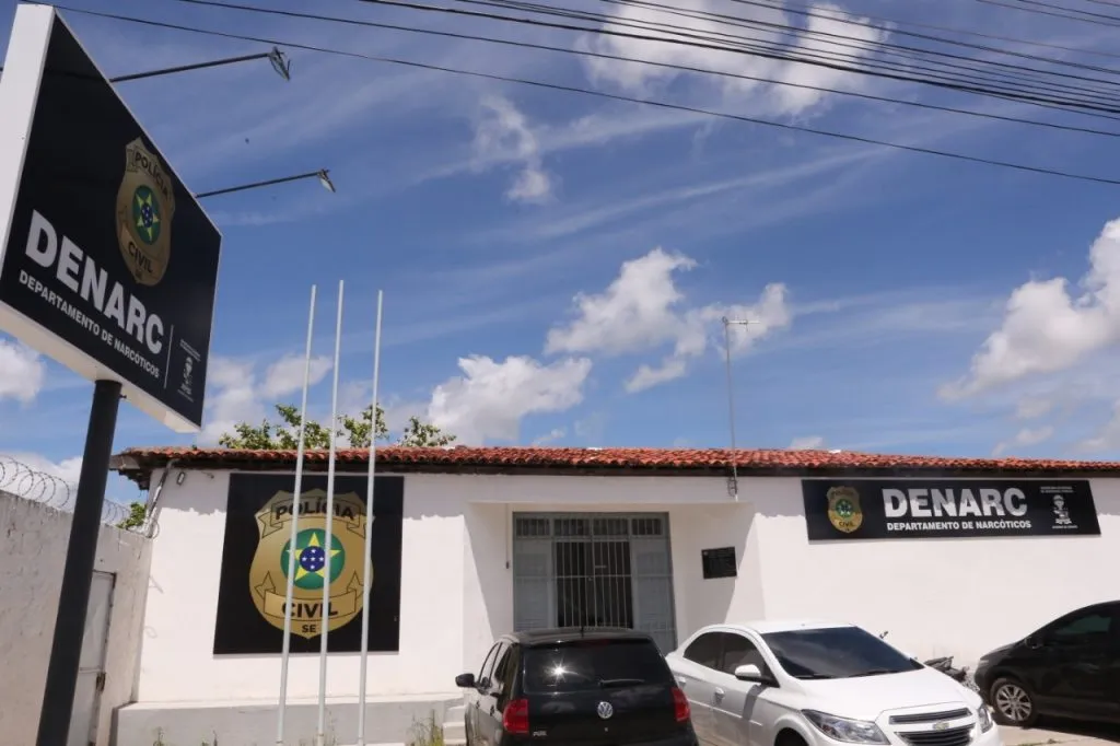 Denarc prende mulher de 38 anos com condenação definitiva por tráfico em Aracaju