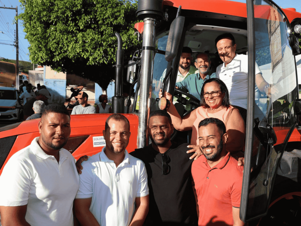 Santa Rosa de Lima e General Maynard recebem maquinário agrícola viabilizado por Yandra Moura