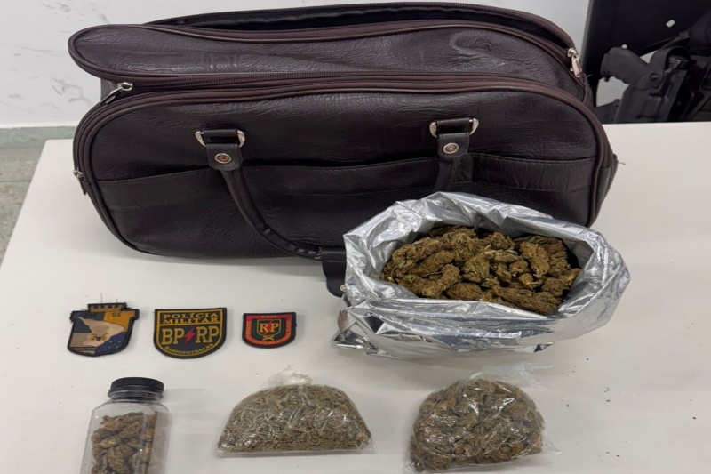 PM apreende sacola com cerca de meio quilo de maconha no Bairro Taiçoca
