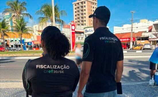 Fiscalização do CREF20/SE flagra exercício ilegal de Educação Física na Orla de Aracaju